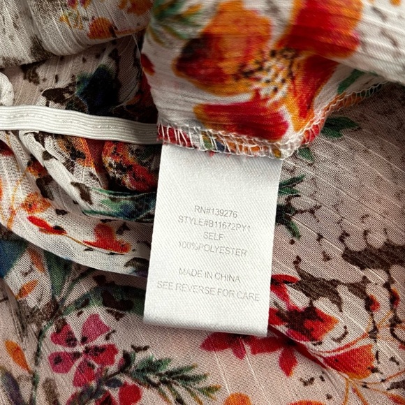 Black Rainn Multicolor Floral Sheer Round Neck Keyhole 3/4 Sleeve - Picture 4 of 8